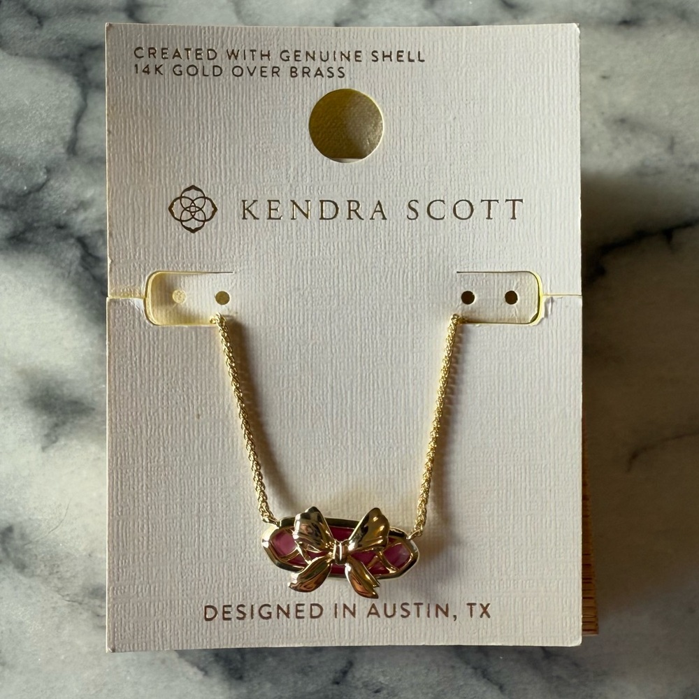 Kendra Scott Belle Bow Pendant Necklace
- Gold/Bright Magenta - New with tags